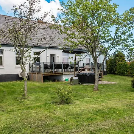 Pet Friendly In With Wifi Holiday home